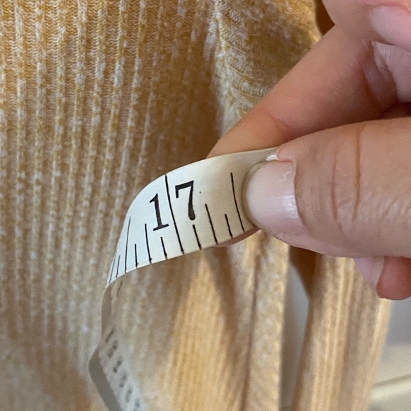 Hollister Mustard Yellow Long Sleeve ribbed relaxed fit Top basic casual Fall - Picture 7 of 9